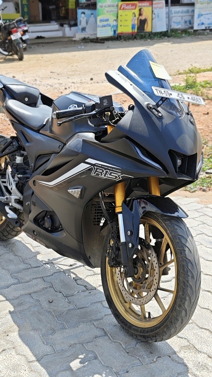 YAMAHA R15V4